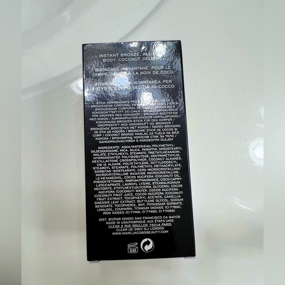 Marc Jacobs Glow Away Bronzing
Coconut Body Stick 14 TAN-TASTIC! - Picture 5 of 7